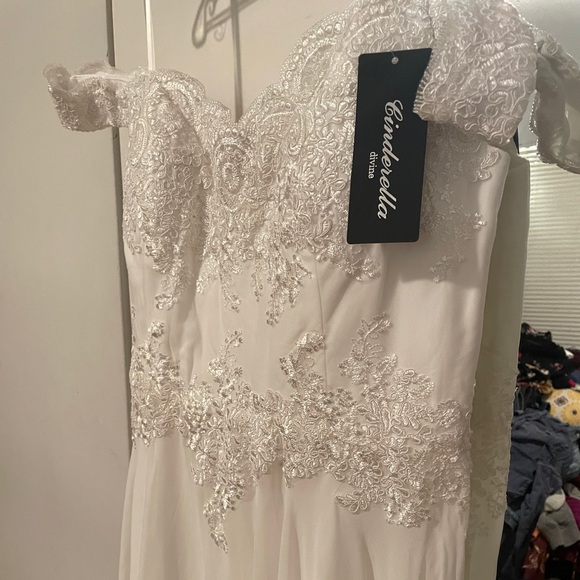 Lady Black Tie (Cinderella Divine) | Helena Wedding Gown - Picture 11 of 12